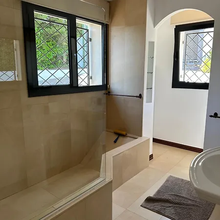 Pirineus A Beautiful With Pool Villa *